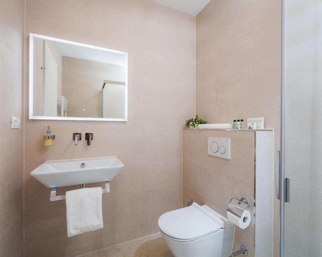 Mediterra Residence Split Room photo