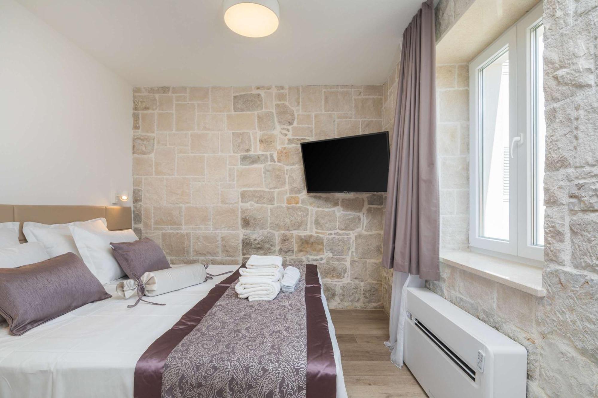 Mediterra Residence Split Room photo